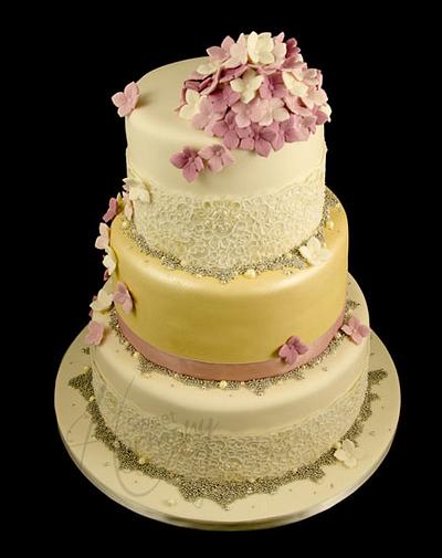 Edel's wedding cake - Cake by Sweet Harmony Cakes