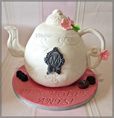 Tea Pot cake - Cake by nectarcupcakes