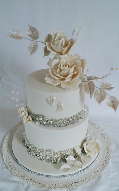 Pearl beauty - Cake by alenascakes