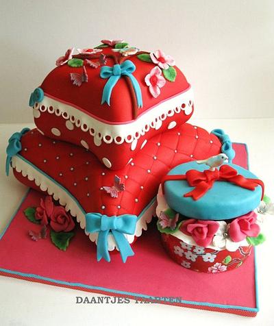 Red cushions - Cake by Daantje
