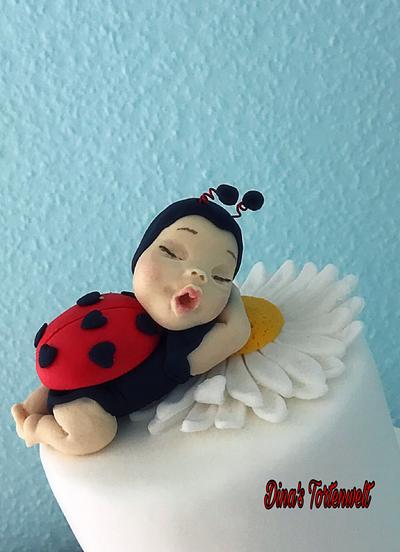 Ladybug Baby  - Cake by Dina's Tortenwelt 