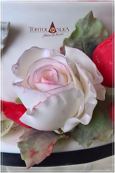 White sugar rose - Cake by Tortolandia