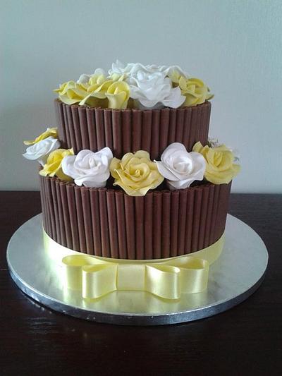 my first cigarello cake with sugar roses xxx - Cake by lilcaza