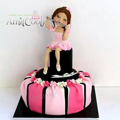 Girl playing the flute - Cake by Nili Limor 