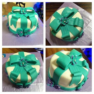 Turquoise Present - Cake by N&N Cakes (Rodette De La O)