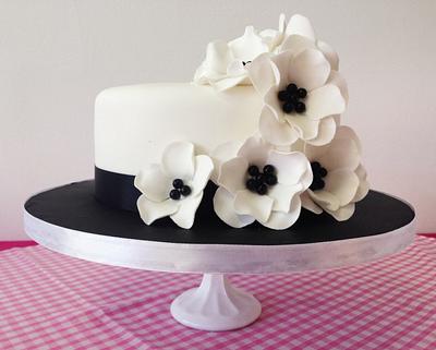 Anemone Cake   - Cake by The Daisy Cake Company