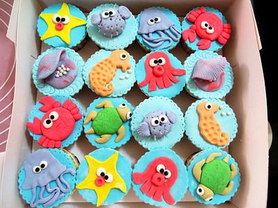 Under the Sea (Cute medley) - Puff the Confused Pufferfish, Hot Lips Starfish, Krabby the Crab etc - Cake by LiLian Chong