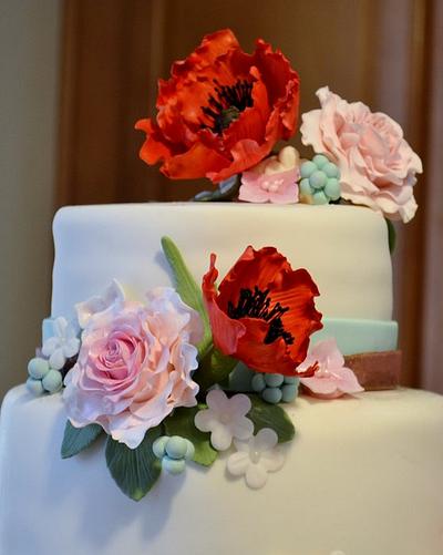 Poppies and Roses - Cake by Jenny Kennedy Jenny's Haute Cakes