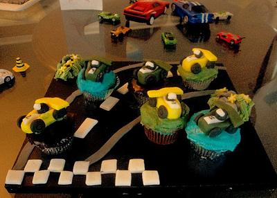 Race track - Cake by Delectable Dezzerts by Amina