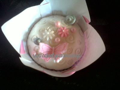 Vintage Christening cupcakes - Cake by Sugary Sweet