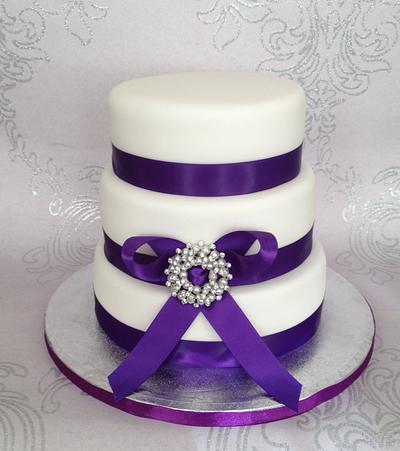 Wedding cake  - Cake by silversparkle