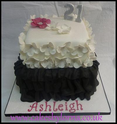 Black and White Ruffles Cake - Cake by Cakes by Lorna