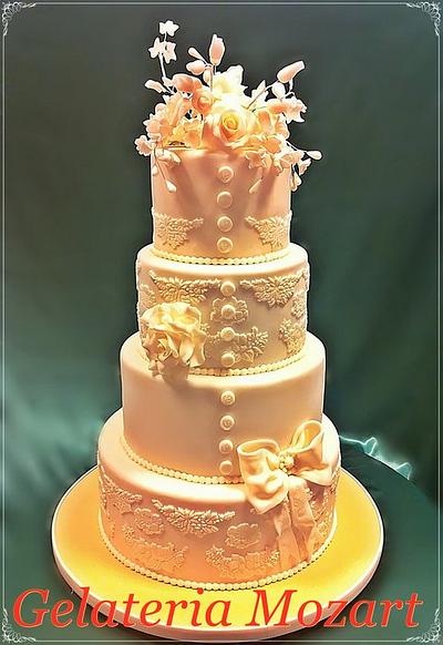 White wedding - Cake by Gelateria Mozart 