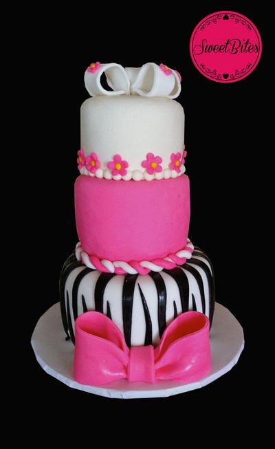Baby shower cake - Cake by Sweetbitesshoppe