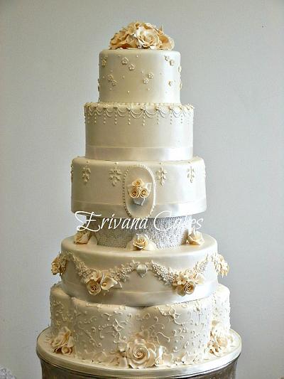 Ivory wedding cake - Cake by erivana