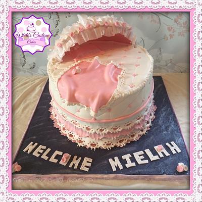 Baby bassinet cake - Cake by Sabrina - White's Custom Cakes 