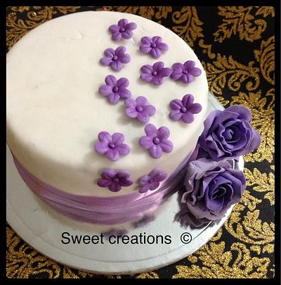 Blossoms and roses  - Cake by Ifrah