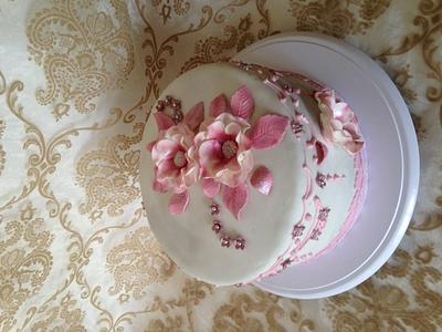 withe and pink - Cake by wisha's cakes