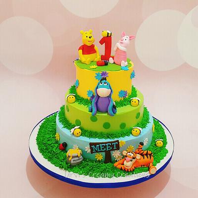 Winnie the Pooh and friends  - Cake by Urvi Zaveri 