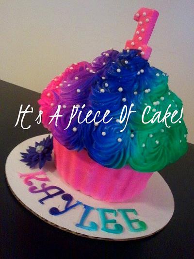1st Birthday Giant Smash Cupcake  - Cake by Rebecca