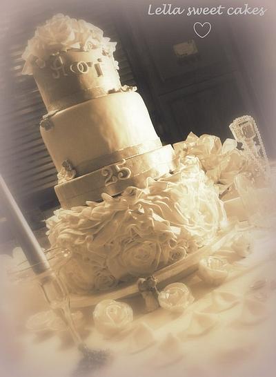 Silver wedding cake - Cake by LellaSweetCakes