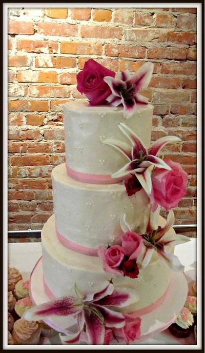 Simple and pretty wedding cake - Cake by Stephanie