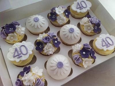 40th Birthday Gift Box - Cake by CakeDIY