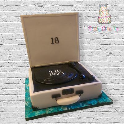 Vintage vinyl record player cake - Cake by Shell at Spotty Cake Tin