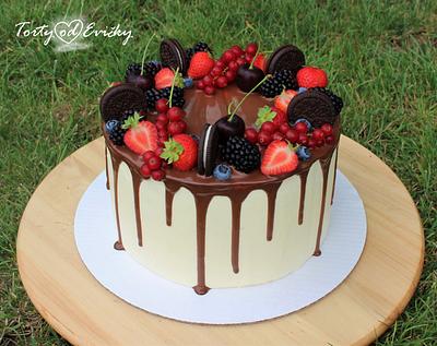 Drip  - Cake by Cakes by Evička
