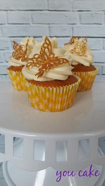 golden lace butterflies - Cake by Jennifer-You cake