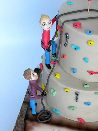 Climbing  - Cake by Olina Wolfs