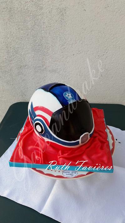 Motorcycle helmet - Cake by Ruth - Gatoandcake