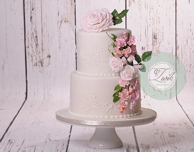 Romantic wedding cake  - Cake by Mariekez
