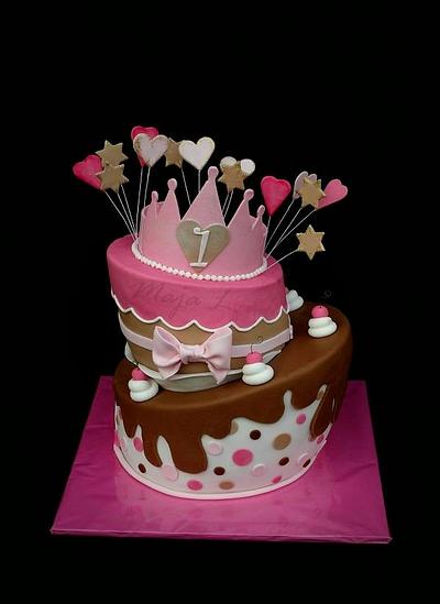 1st birthday cake - Cake by majalaska