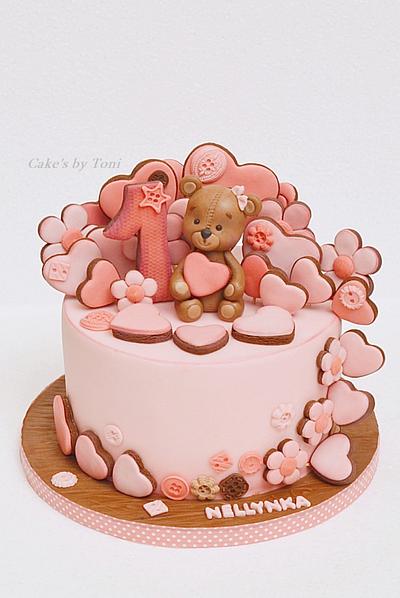 Teddy bear between heart shapes  - Cake by Cakes by Toni