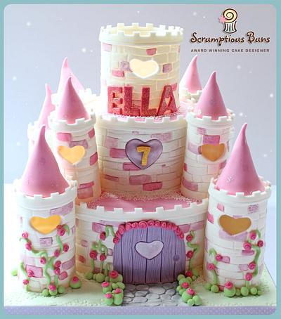 Girlie Castle - Cake by Scrumptious Buns