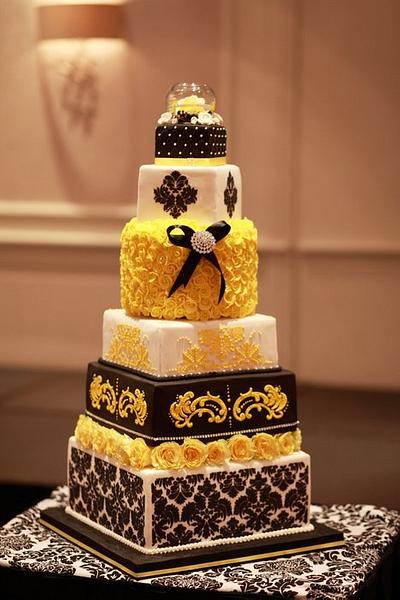 Damask Wedding Cake - Cake by Alanscakestocraft