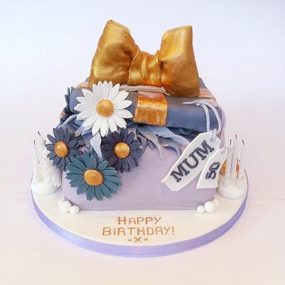 Daisy Gift Box Cake - Cake by Claire Lawrence