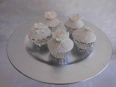 Wedding Collection Cupcakes - Cake by Michelle