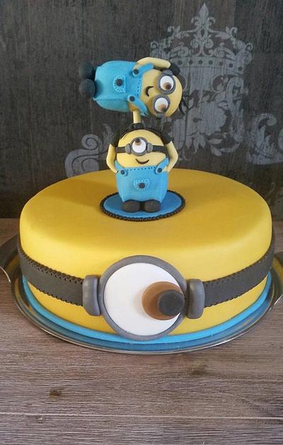 Minions (2) - Cake by cuptothecake