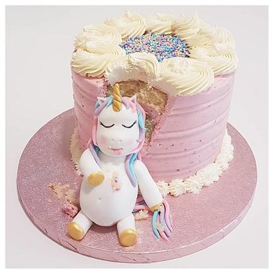 Fat Unicorn - Cake by Sweet Mania