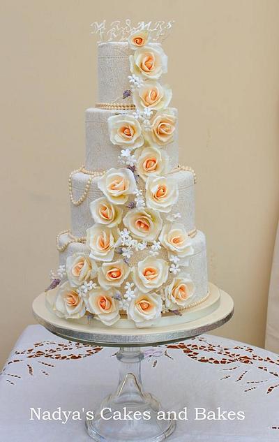 Peachy roses and lavender - Cake by Nadya