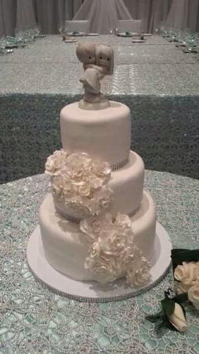 White Wedding cake - Cake by Vilma