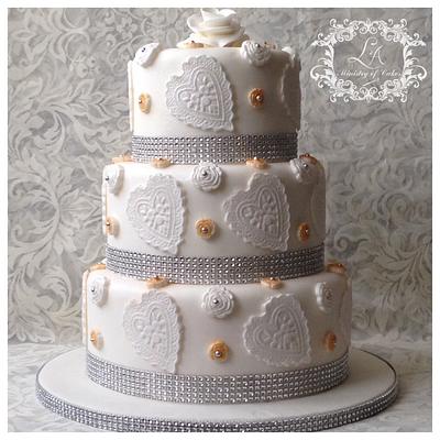Classic wedding cake - Cake by Lizzy's Ministry Of Cakes