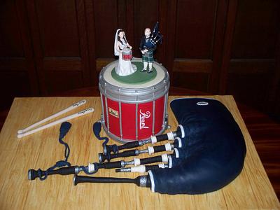 Bagpipe and drum wedding cake - Cake by Fiona