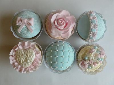 Vintage Lace cupcakes - Cake by SweetDelightsbyIffat