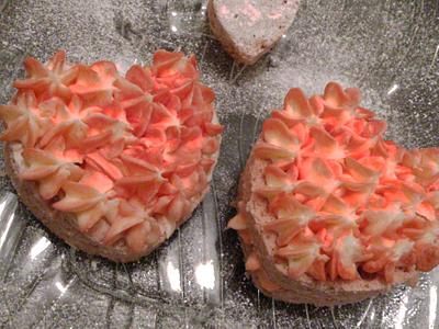 Sweet Hearts - Cake by Sandra Agustini