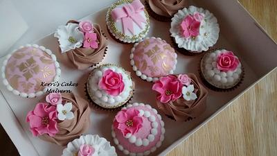 Vintage Cupcakes - Cake by Kerri's Cakes