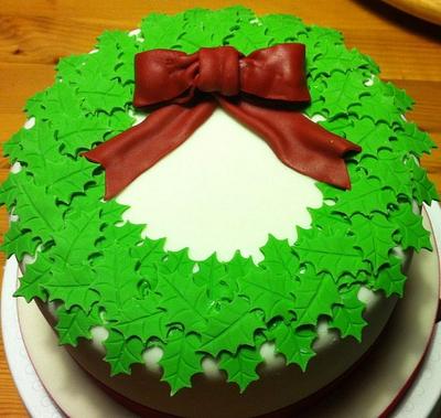 Christmas wreath cake - Cake by Mulberry Cake Design