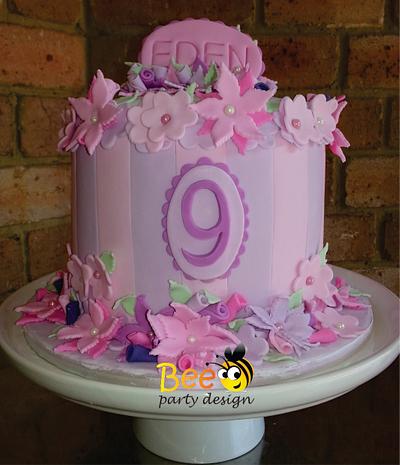 romantic pink and purple - Cake by Bee Party Design